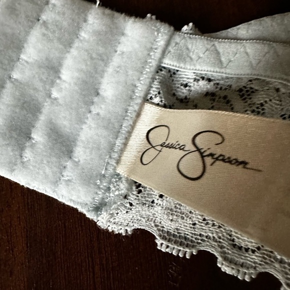 Jessica Simpson Wireless 38C Lace Contour Plunge Mint Green - Picture 5 of 10